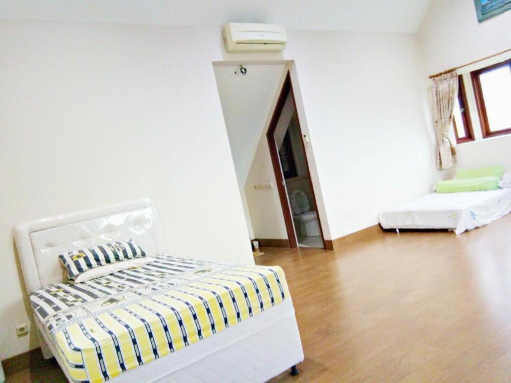 Villa Gathering Yuni Syahla Citaringgul Eksteriør billede