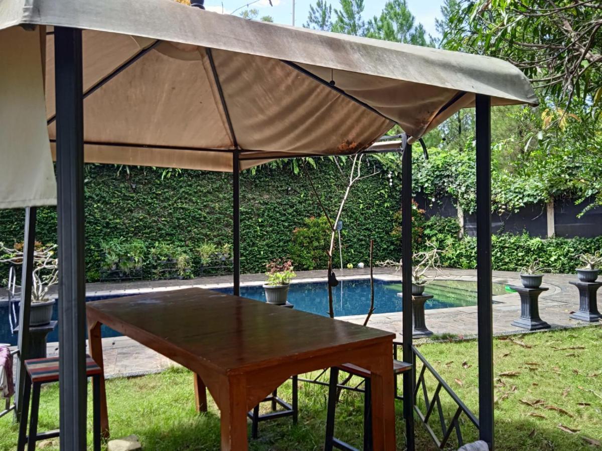Villa Gathering Yuni Syahla Citaringgul Eksteriør billede