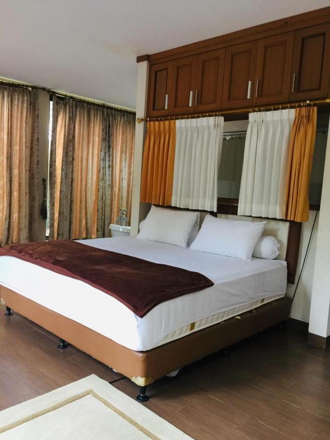 Villa Gathering Yuni Syahla Citaringgul Eksteriør billede
