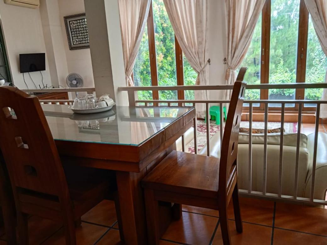 Villa Gathering Yuni Syahla Citaringgul Eksteriør billede