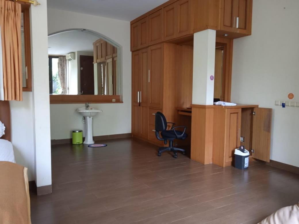 Villa Gathering Yuni Syahla Citaringgul Eksteriør billede