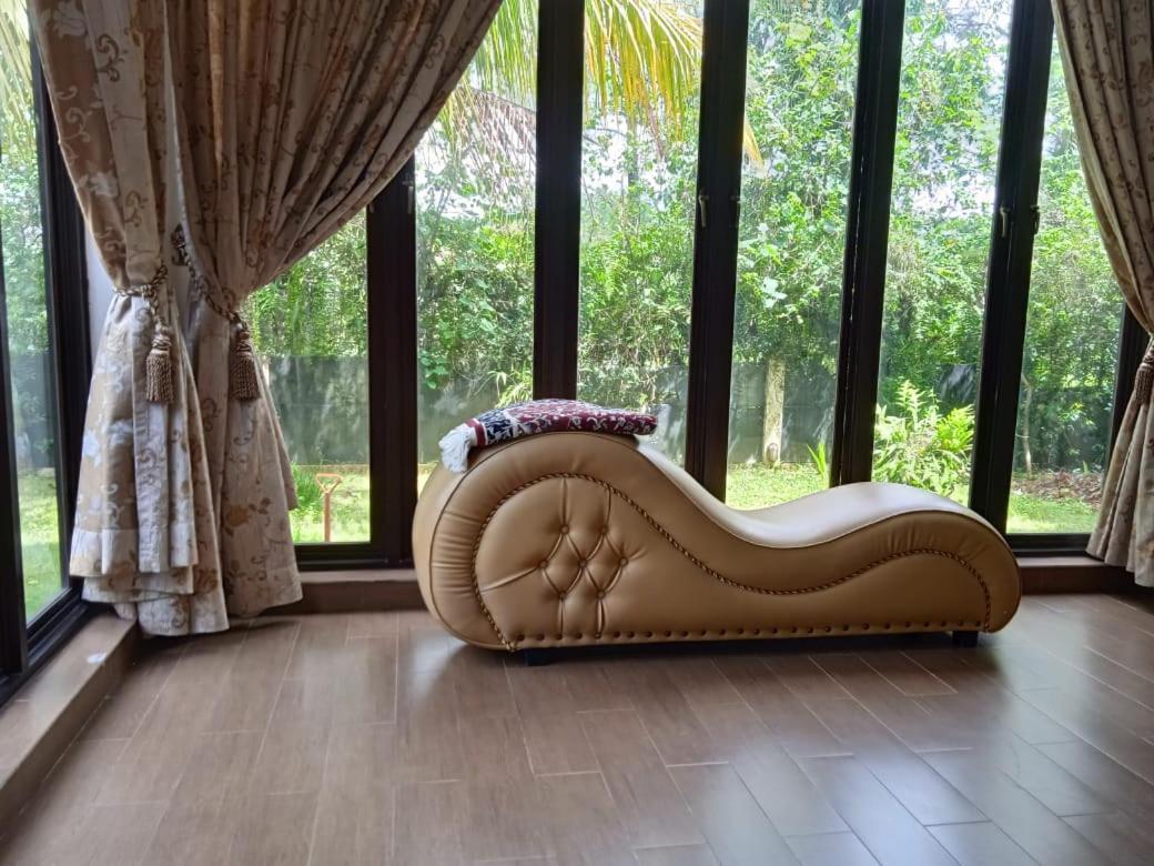 Villa Gathering Yuni Syahla Citaringgul Eksteriør billede
