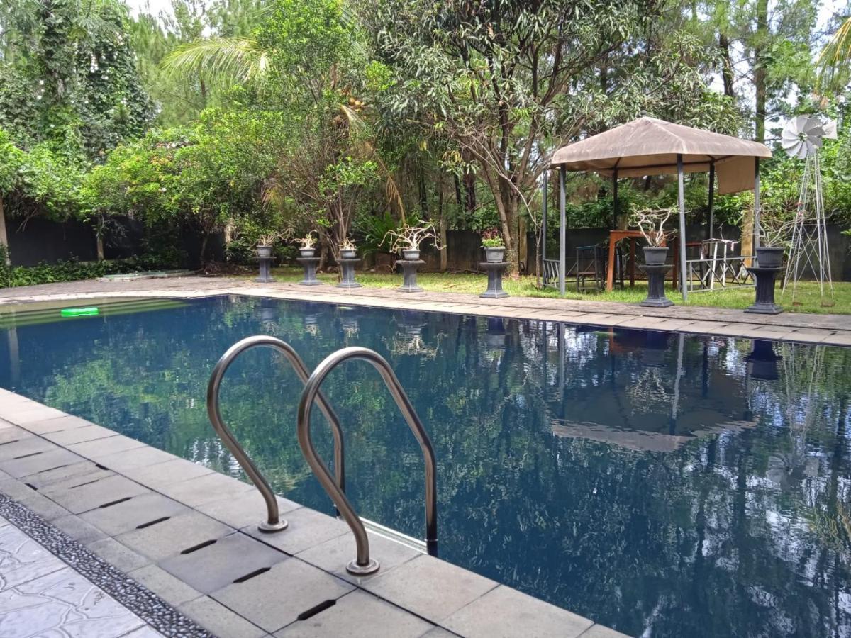Villa Gathering Yuni Syahla Citaringgul Eksteriør billede