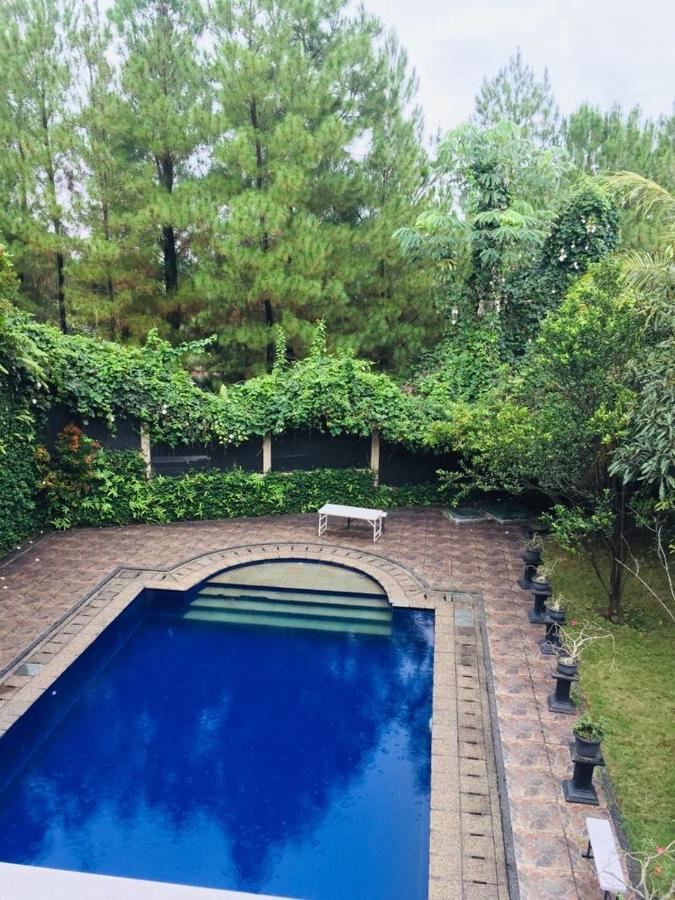 Villa Gathering Yuni Syahla Citaringgul Eksteriør billede