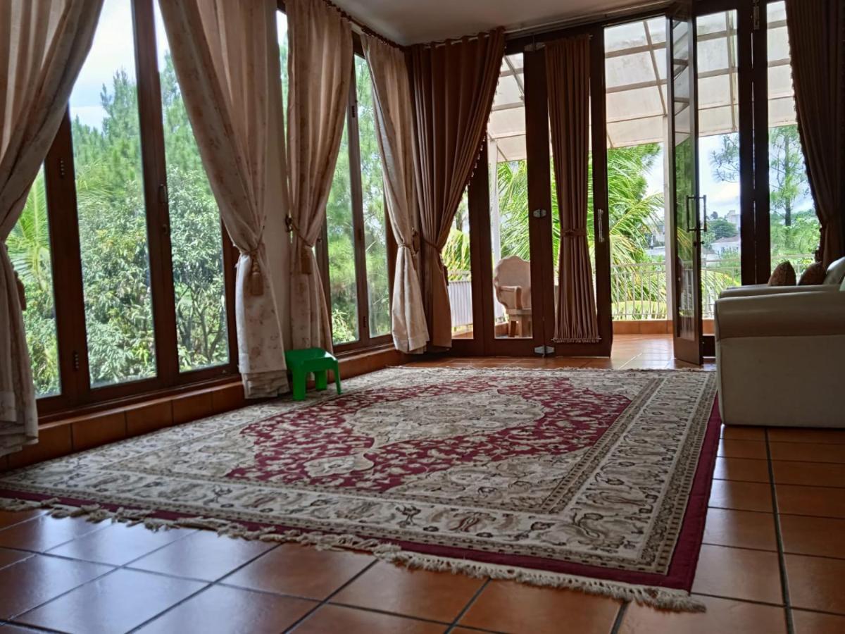Villa Gathering Yuni Syahla Citaringgul Eksteriør billede